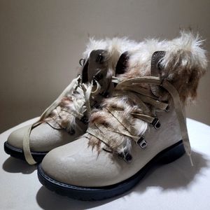 Wanted stratton Beige, Black Bottom boots womens size 9. NEW never been worn!